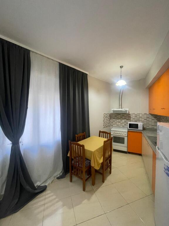 1+1 apartment for rent in the Paris Commune!