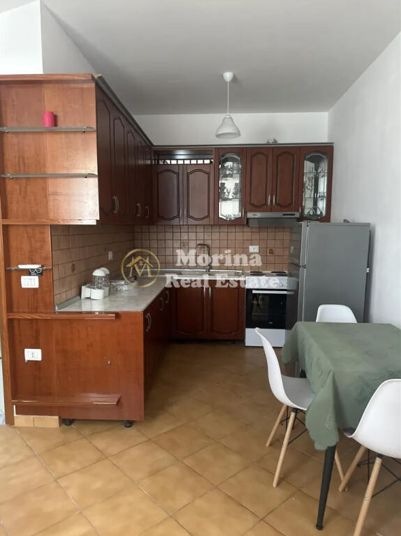 Qera, Shtepi Private 2+1, Selite