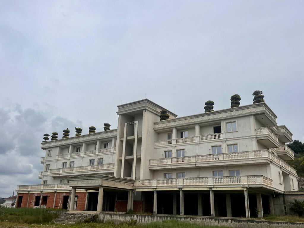 For sale 4-story building in Maminas- Durrës