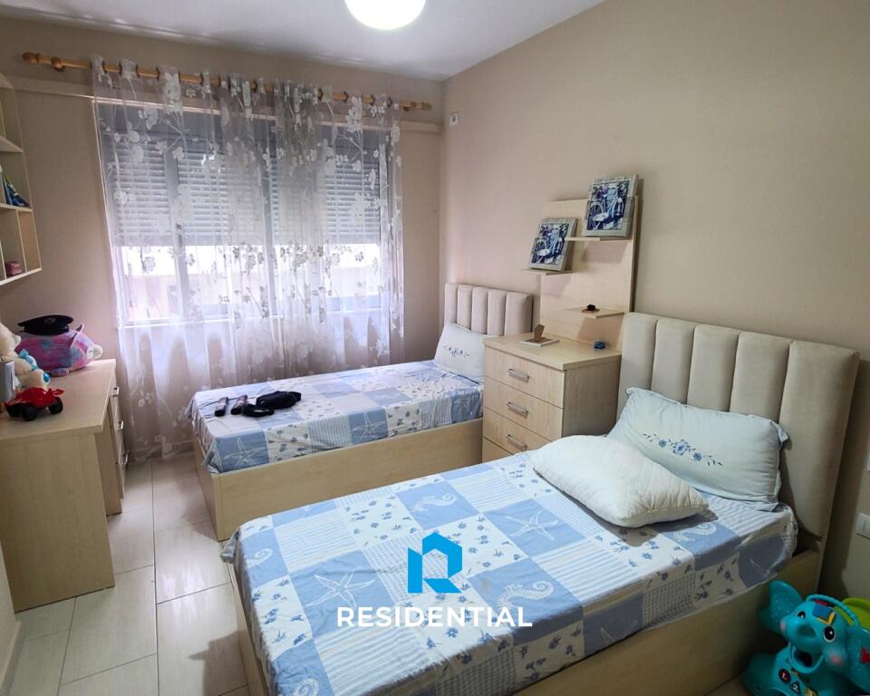 Ne Yzberisht, Jepet Me Qira Apartament 2+1 I Mobiluar!