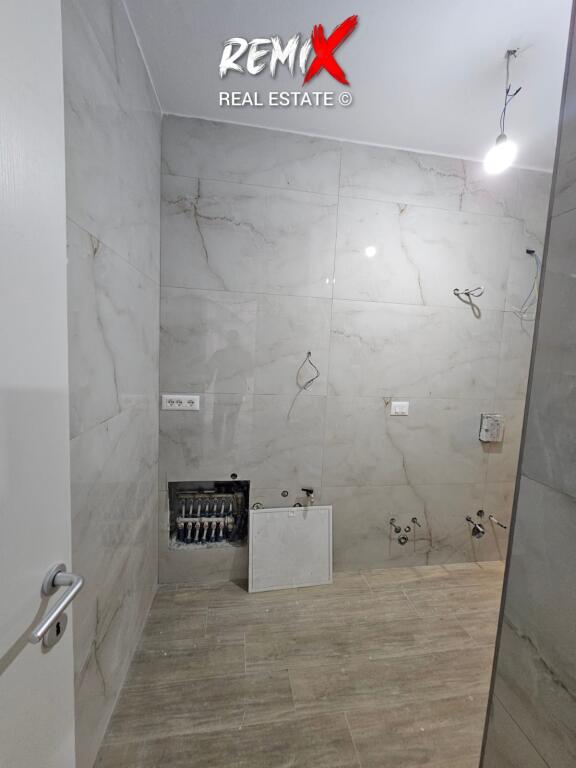 SHITET APARTAMENT 2+1+2 PRANE MARKATES