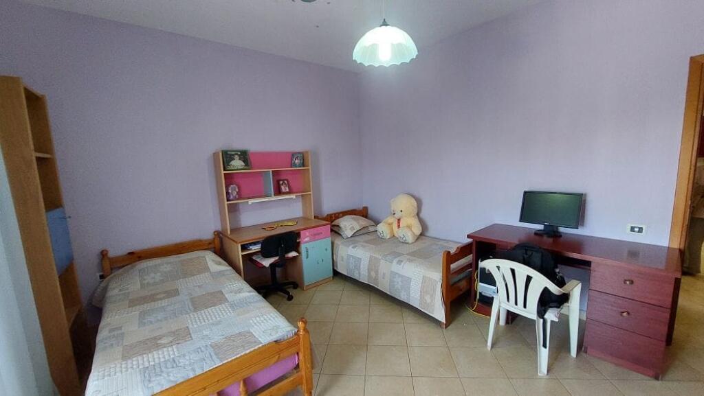 For sale Apartment 2+1 with 3 Balconies - Neighborhood 29 Nëntori, Vlorë