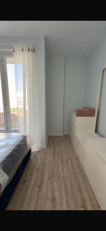 Rent, Apartment 1+1, Ballet School