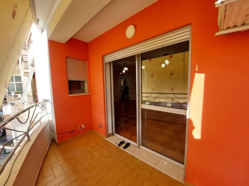 FOR SALE APARTMENT 2+1+2 IN THE NEIGHBORHOOD 29 NOVEMBER, NEAR THE SCHOOL "LEF SALLATA"