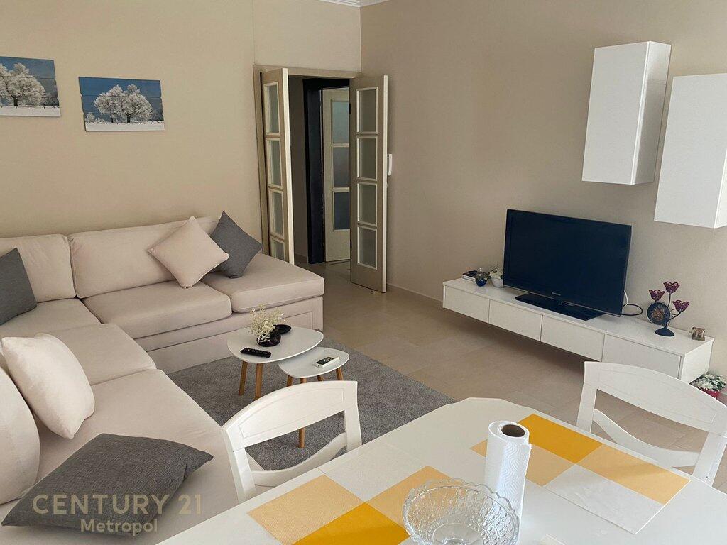For sale apartment 1+1+2 with sea view in Saranda with garage