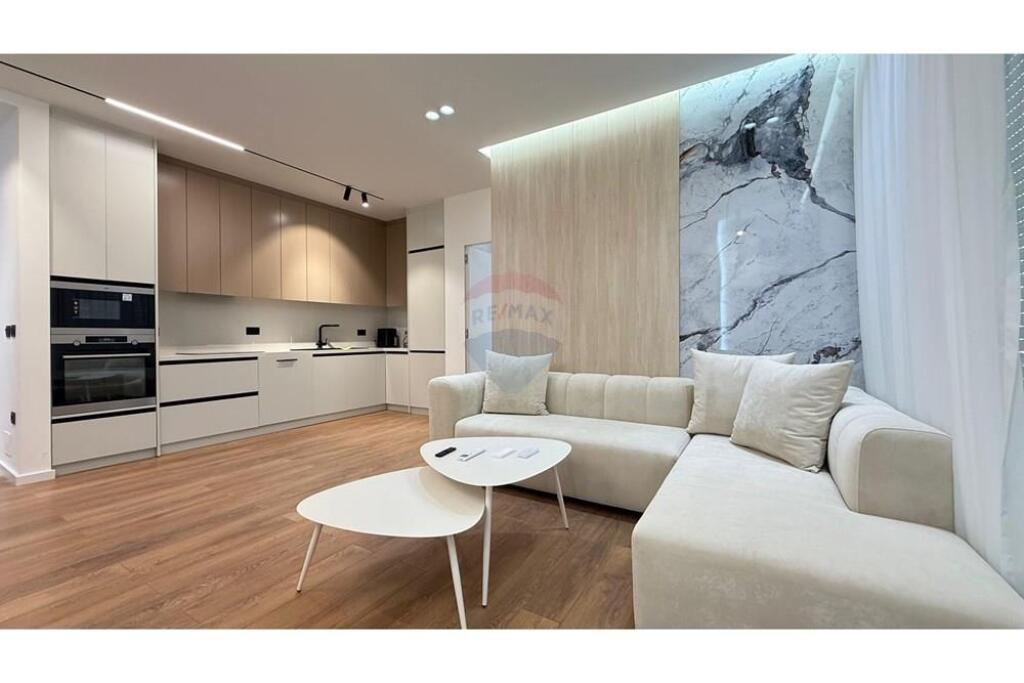 Apartament 2+1 me post parkimi Liqeni i Thate!