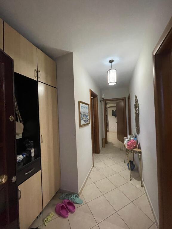 APARTAMENT 2+1 NE SHITJE, PRANE SHKOLLES "MIHAL GRAMENO", RRUGA E ELBASANIT.