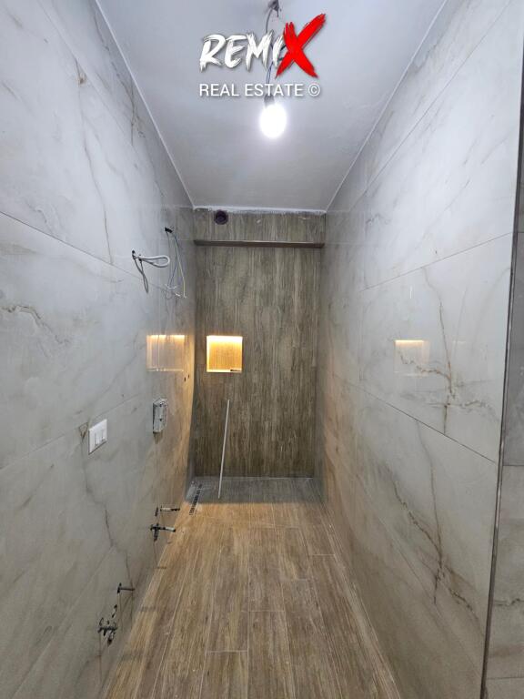 SHITET APARTAMENT 2+1+2 PRANE MARKATES