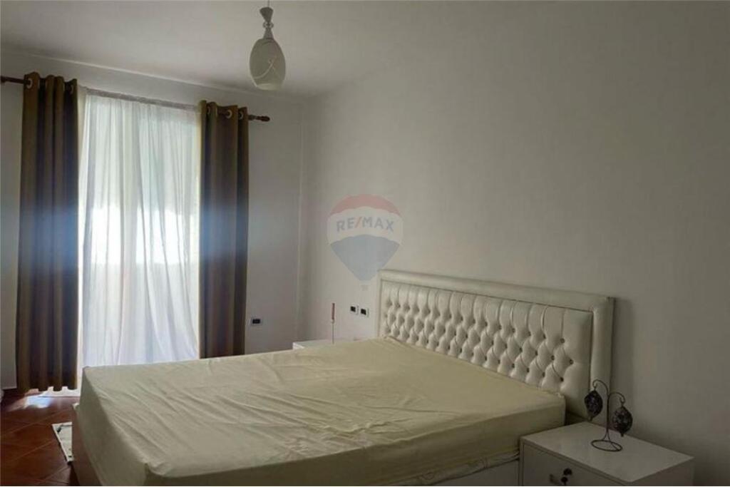 APARTAMENT - 1+1- ASTIR- PRANË BAR ARTISTI