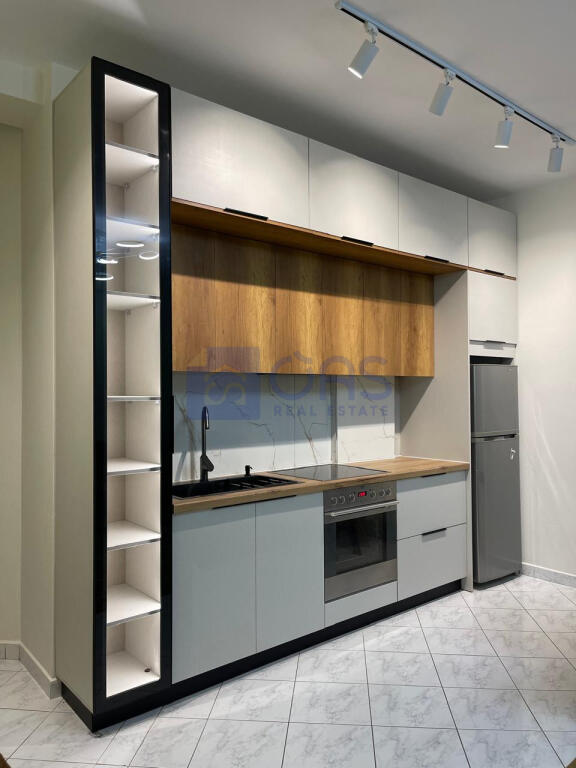 Apartment 1+1 for rent at Komuna e Parisit