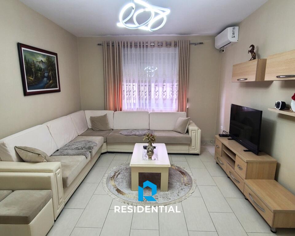 Ne Yzberisht, Jepet Me Qira Apartament 2+1 I Mobiluar!