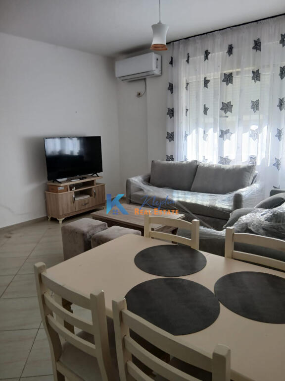 2+1 apartment for rent at Liqeni i Thate, near Vila 21