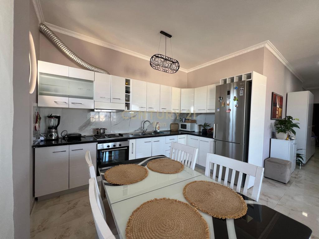 Qera, Apartament 2+1 Pamje deti, Gjykata, Durrës !