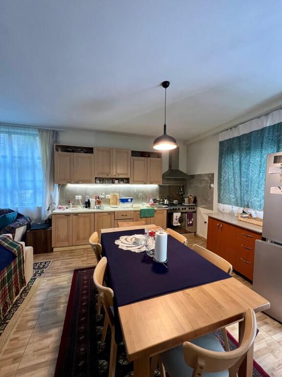 In vendita Casa a 2 Piani, "Shkembi i Kavajës", Durrës.