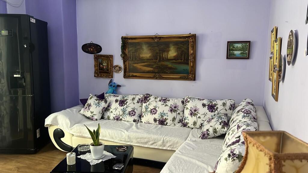 Jepet 2+1 tek Kodra Diellit pranë Kristal Center