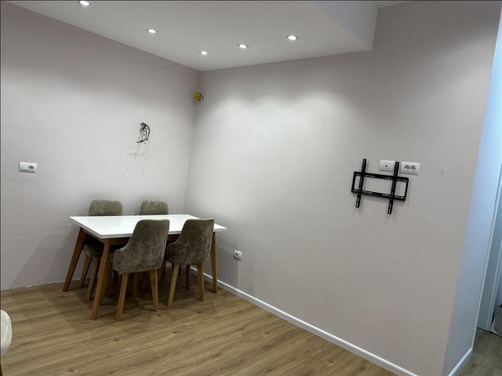 Apartament me qera 1+1 tek Ali Demi (ID B2101012) Tirane