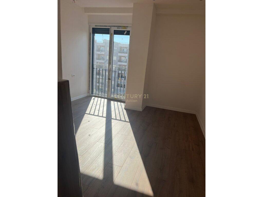 For sale Apartment in new building "Kompleksi Jolla" Unaza e Re