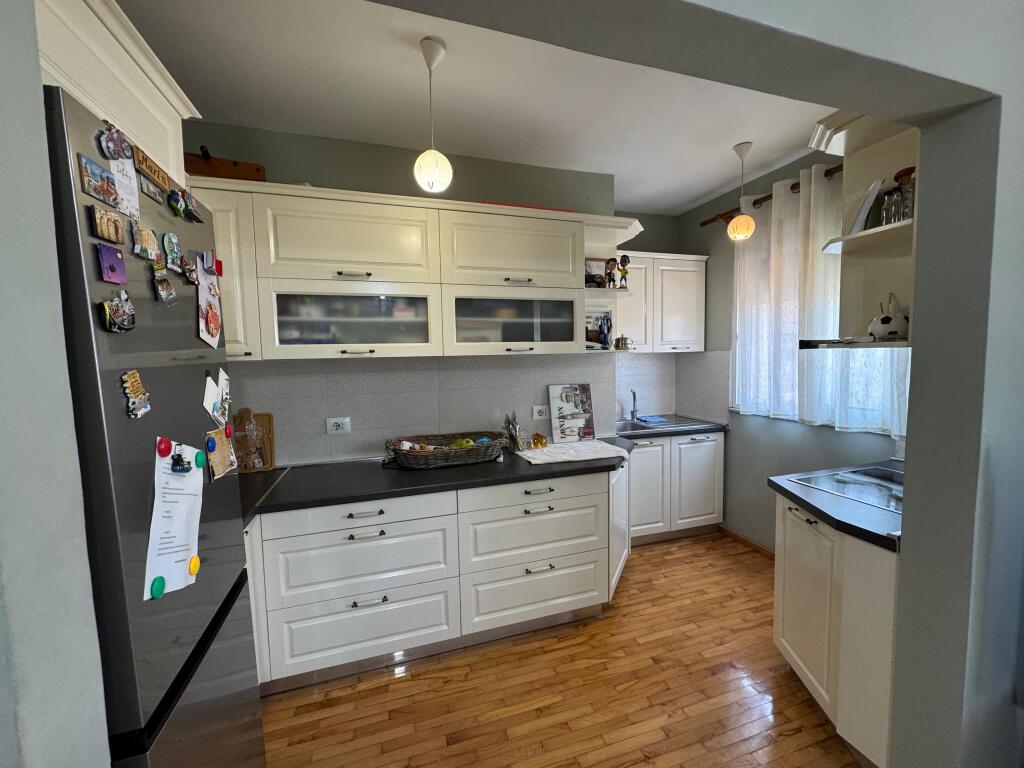 SHITET APARTAMENT 1+1 PRANE STACIONIT TE FUNDIT SE TIRANES SE RE