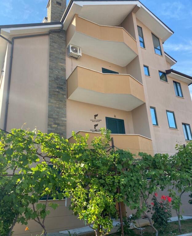 VILLA FOR RENT 300 M2 PORCELAIN