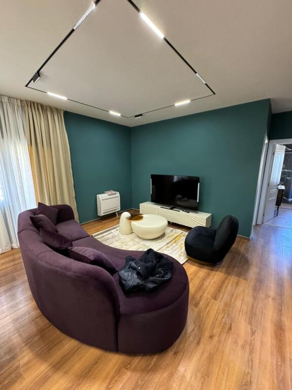 Apartament 1+1 luksoz për qira në një residencë pranë Liqenit të Farkës