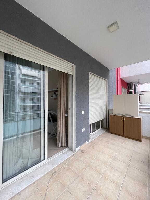 SHITET APARTAMENT 1+1-KOMPLEKSI GOLDEN PARK, PRANE PALLATIT ME SHIGJETA