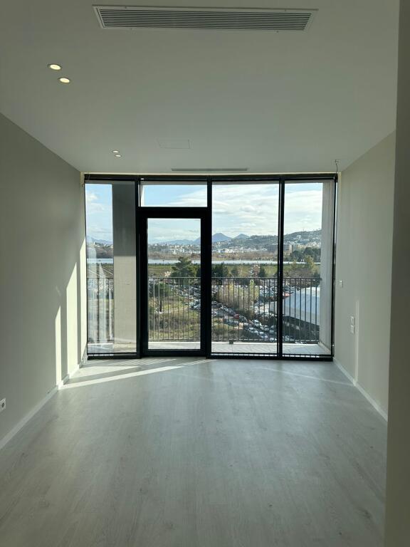 Apartment for rent Lake View