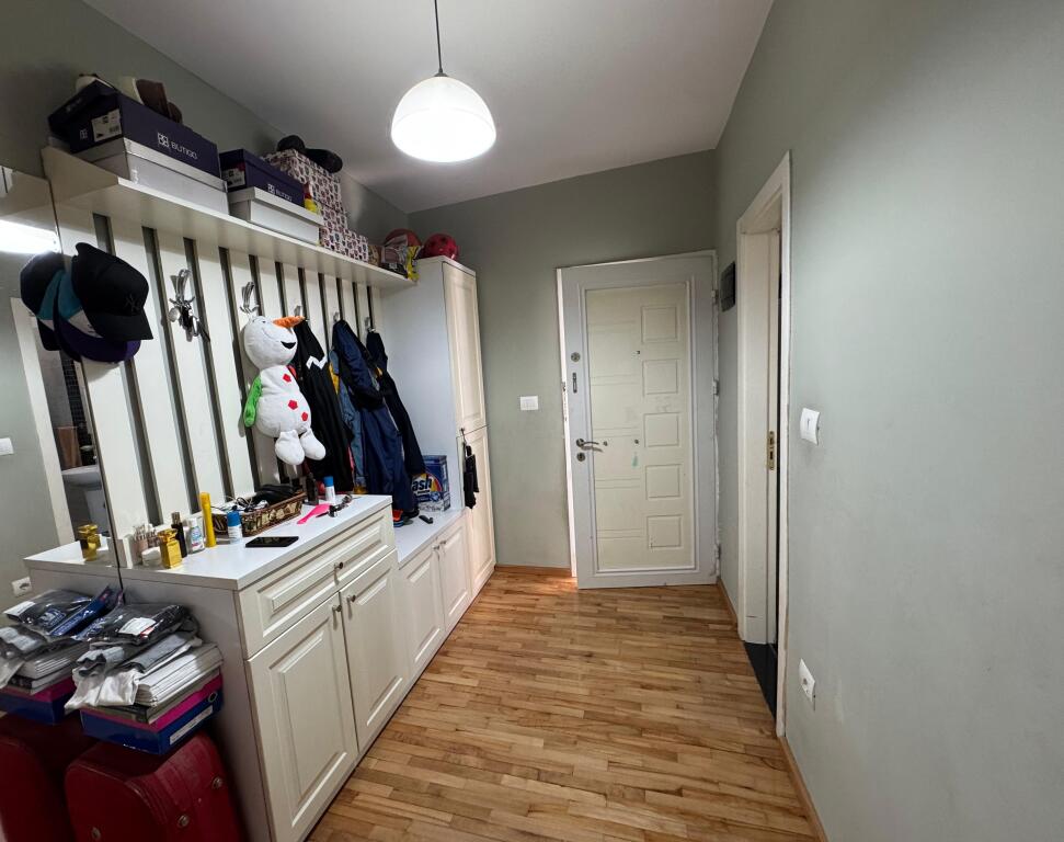 SHITET APARTAMENT 1+1 PRANE STACIONIT TE FUNDIT SE TIRANES SE RE