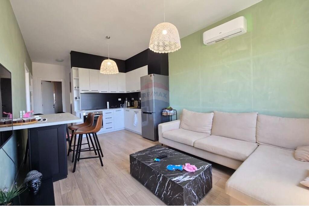 2+1 apartment with parking for sale in Vala Mar!
