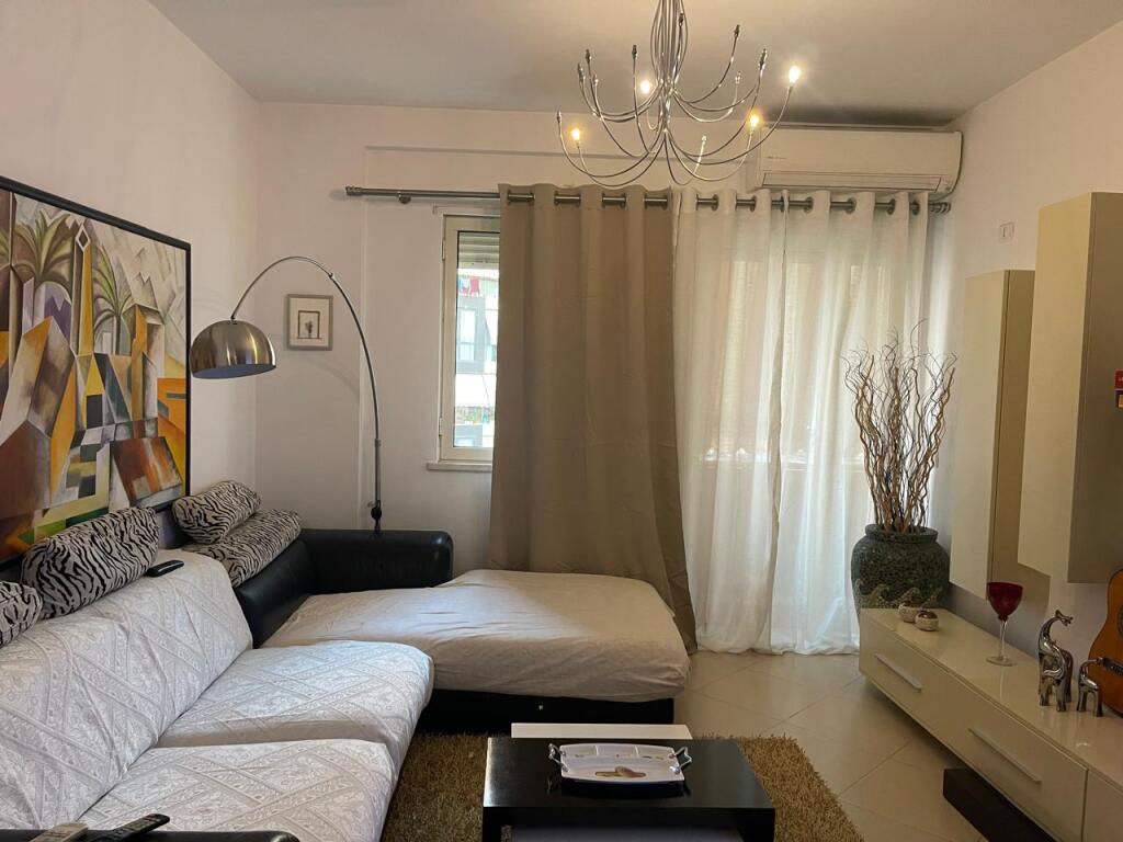 2+1 apartment for rent near the old park