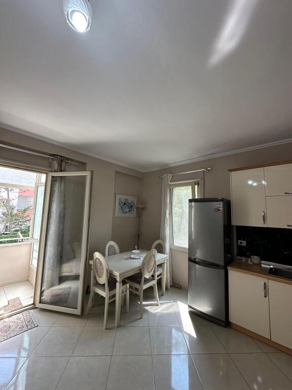APARTAMENT ME QERA 1+1 NE FRESK