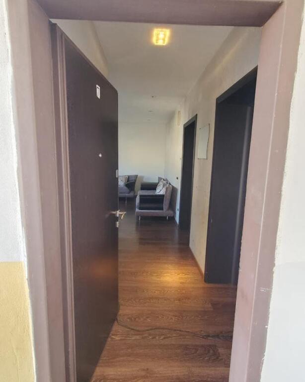 In affitto appartamento 2+1 in via Hoxha Tahsin