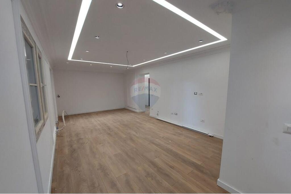 Office for rent near the Ballet School!