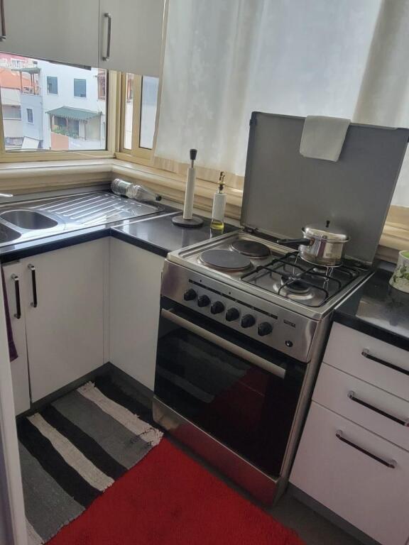 Jepet 2+1 tek Kodra Diellit pranë Kristal Center