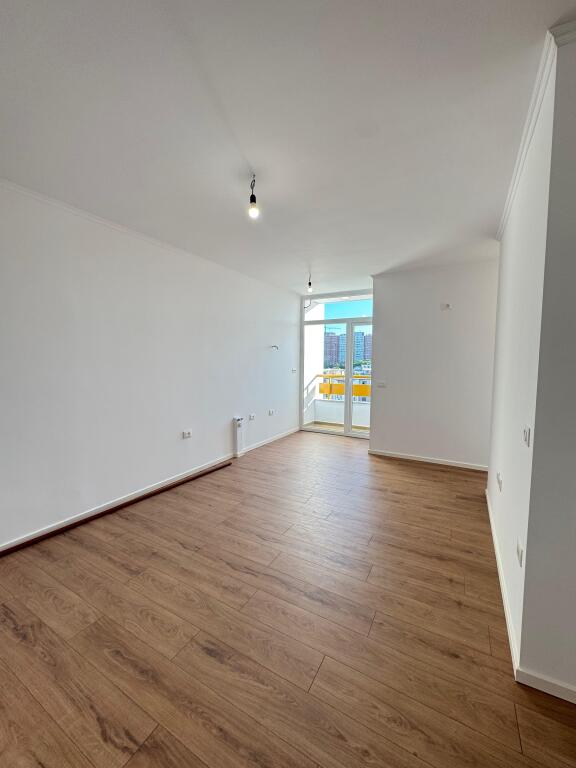 Shitet Apartament 1+1+bllk Rr. Irfan Tomini, mbrapa Kompleksit Deliorgji