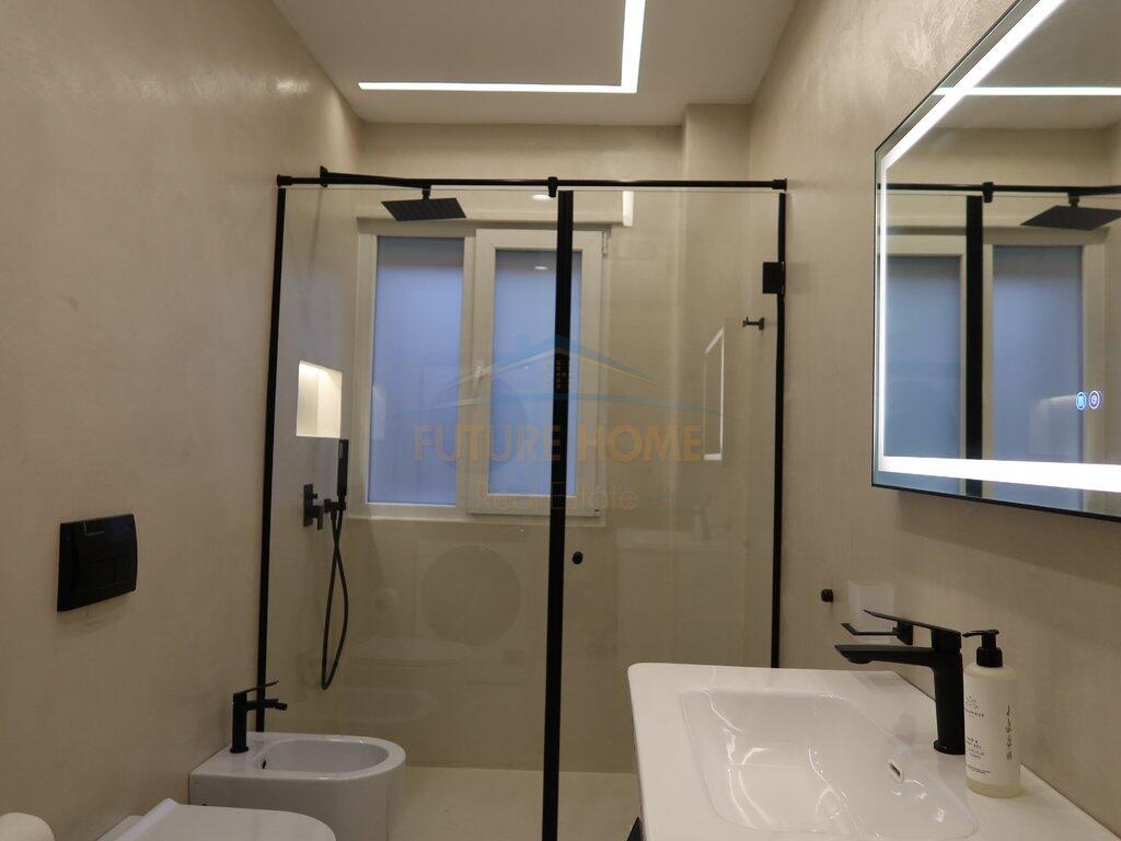 Shitet, Apartament 1+1, Rruga Bogdaneve, Tirane
