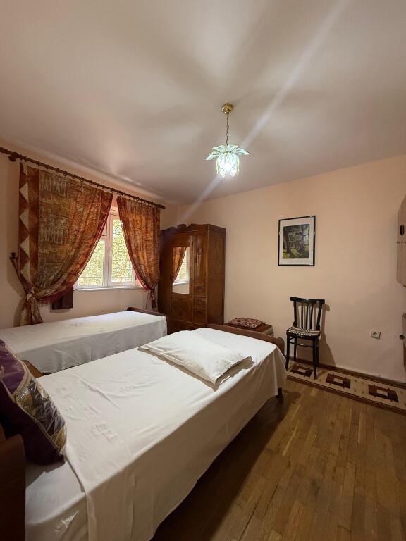 📍 Apartment 3+1 for Rent – Opposite the Former Restaurant Durrësi