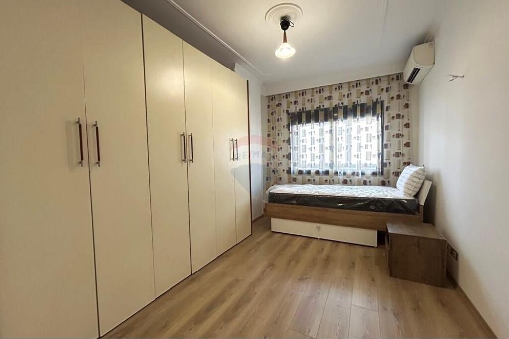 Apartament 2+1+2 me verande me qira tek Shallvaret!
