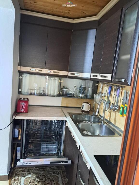 2+1 apartment for rent near the old Electric Market (ID B221265) Tirana.