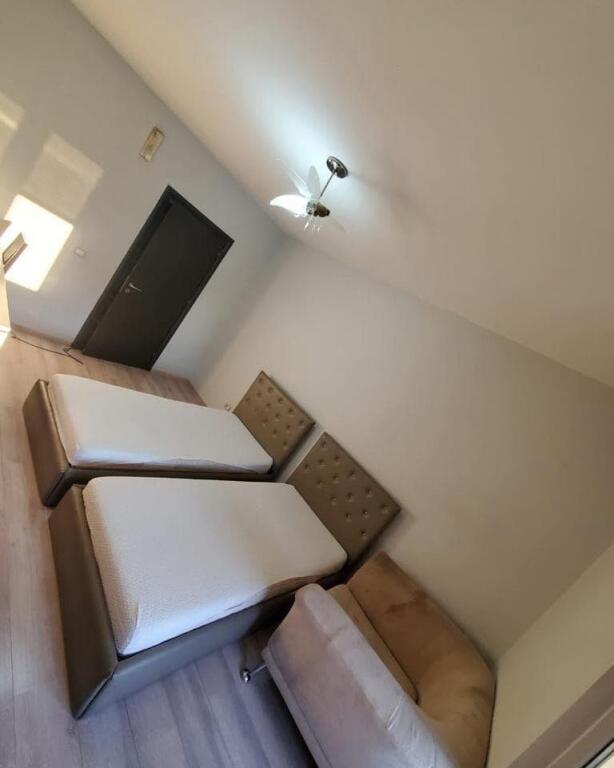In affitto appartamento 2+1 in via Hoxha Tahsin
