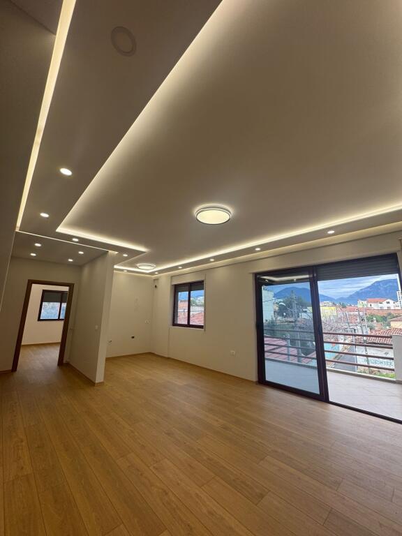 For sale 2+1+2 apartment, In front of Halili Complex