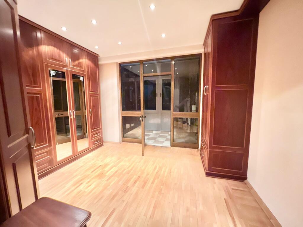 Office space for rent, Cafe Roma, Bajram Curri Boulevard