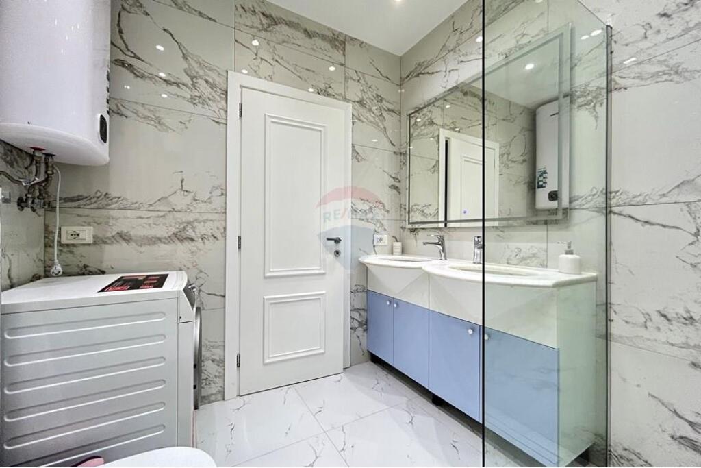 Apartament 2+1+2 me verande me qira tek Shallvaret!