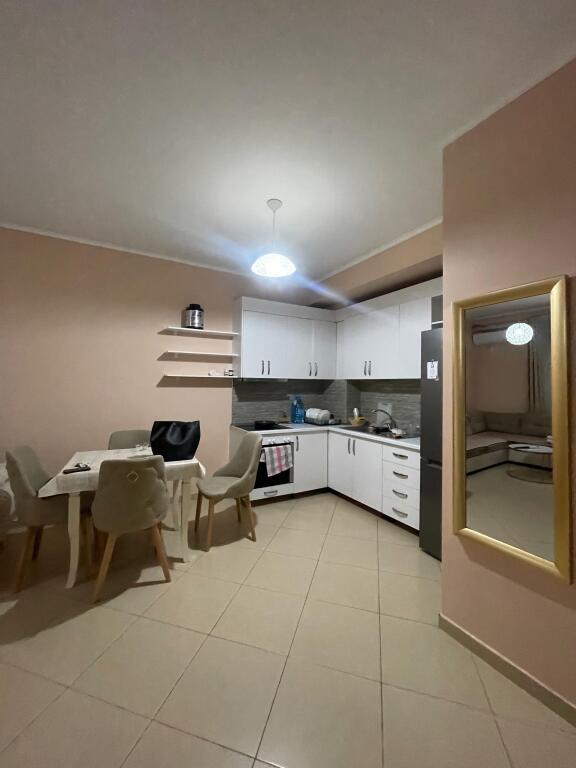 SHITET APARTAMENT 1+1-KOMPLEKSI GOLDEN PARK, PRANE PALLATIT ME SHIGJETA