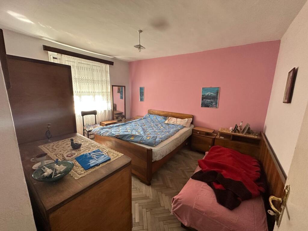 🏢Myslym Shyri, near Bar Santa, an apartment 2+1 is for rent, furnished.