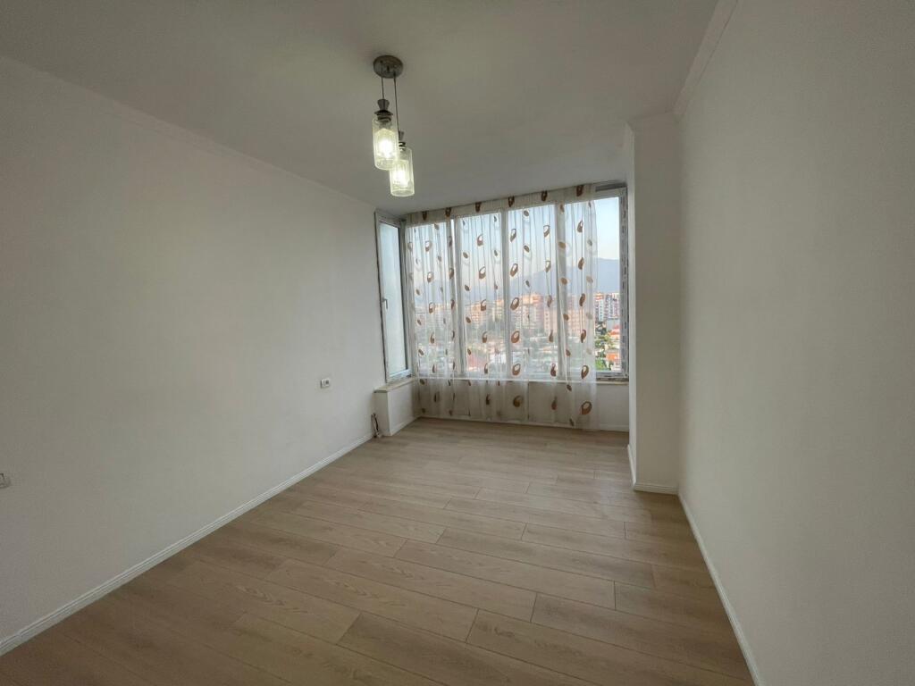 An apartment 1+1 is offered in the area of Yzberisht.
