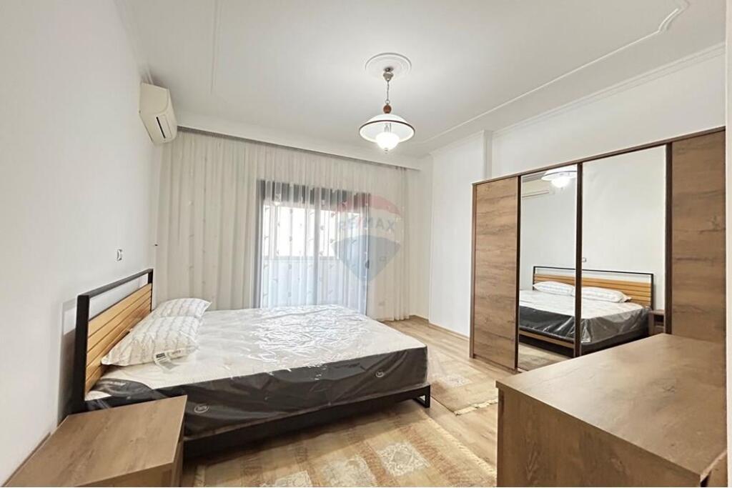 Apartament 2+1+2 me verande me qira tek Shallvaret!