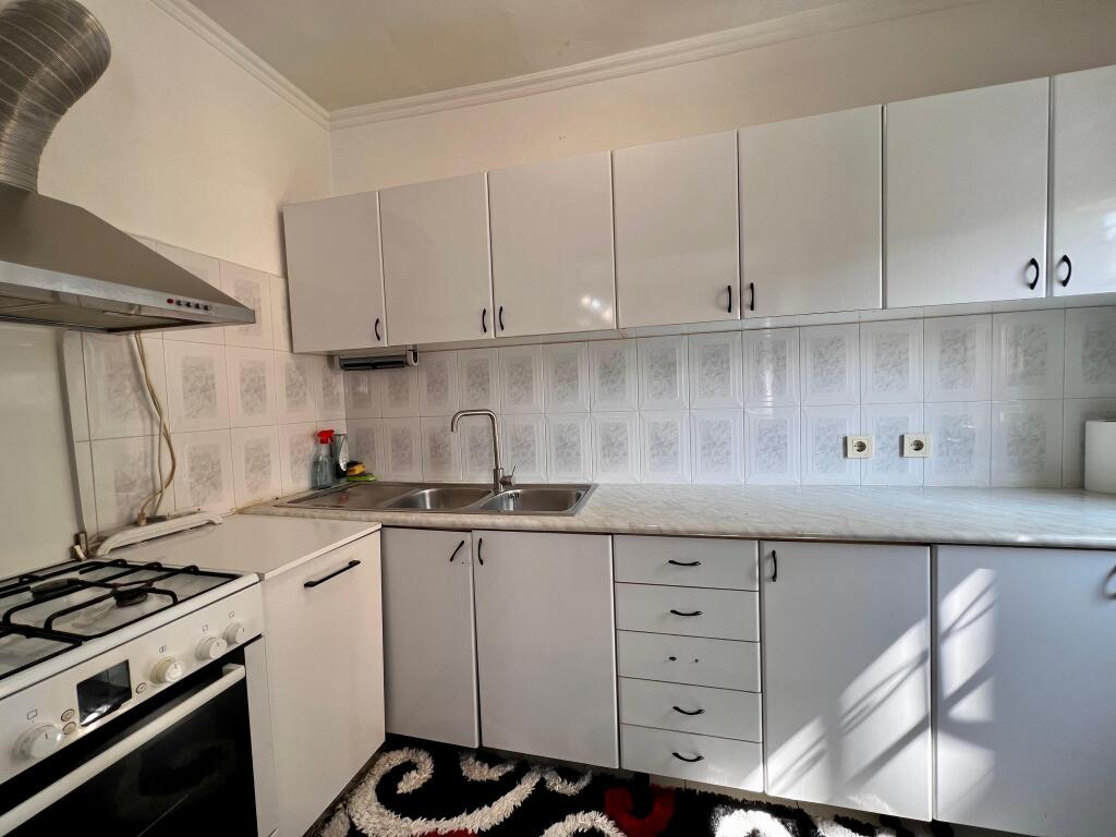 For rent, Apartment 2+1+balcony "Electric Market" Ali Demi - Tirana.