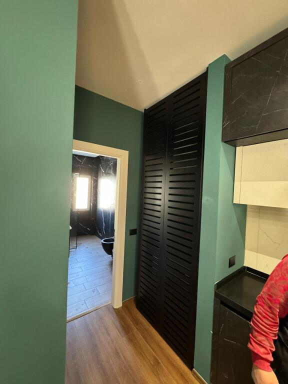 Apartament 1+1 luksoz për qira në një residencë pranë Liqenit të Farkës
