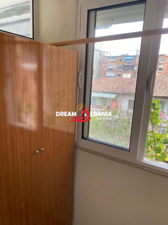 Apartament 1+1 me qera ne Qender te Tiranes, tek Rruga e Barrikadave (ID 4219420)