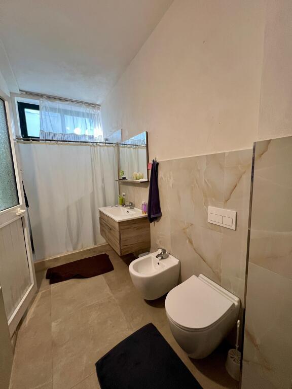 In vendita Casa a 2 Piani, "Shkembi i Kavajës", Durrës.